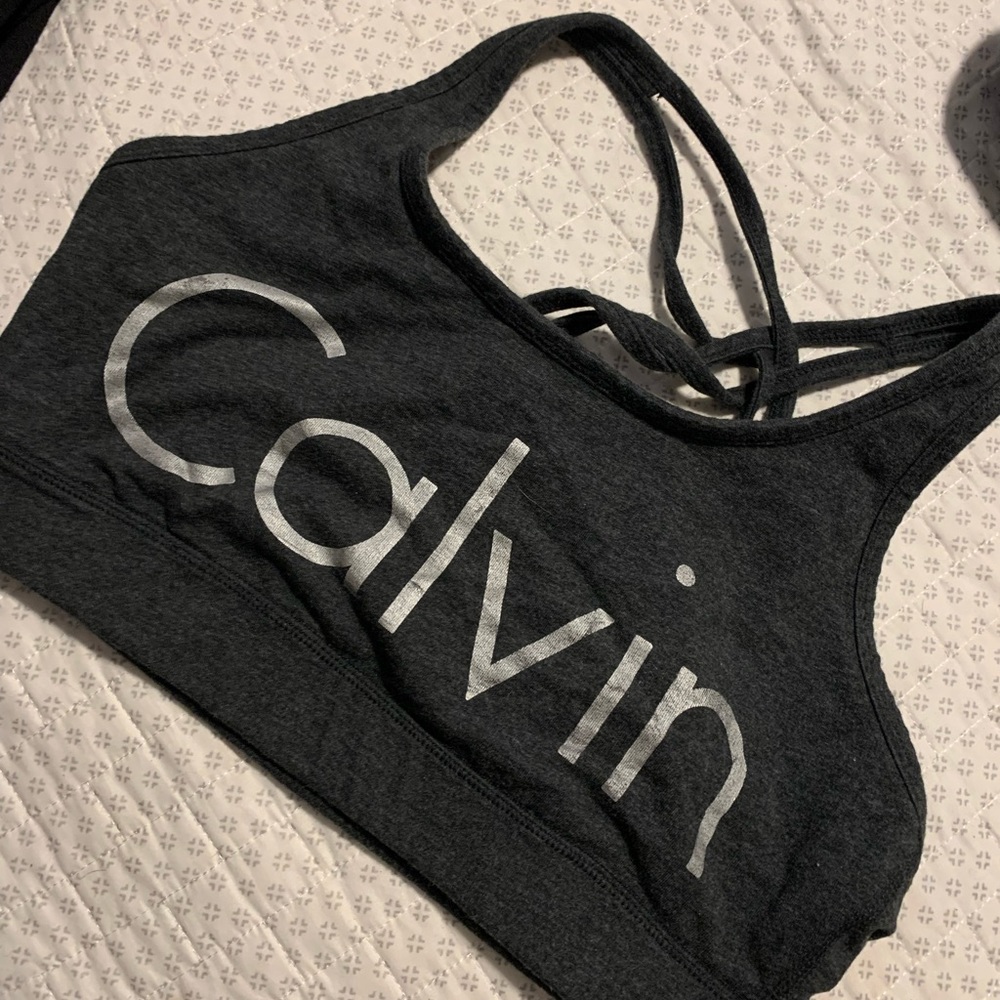 Sports bra